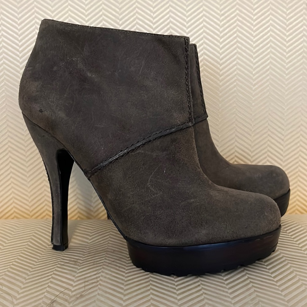 VGUC Modern Vintage booties